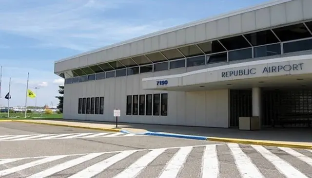 Republic Airport (FRG)