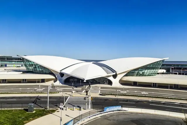 John F. Kennedy International Airport (JFK)
